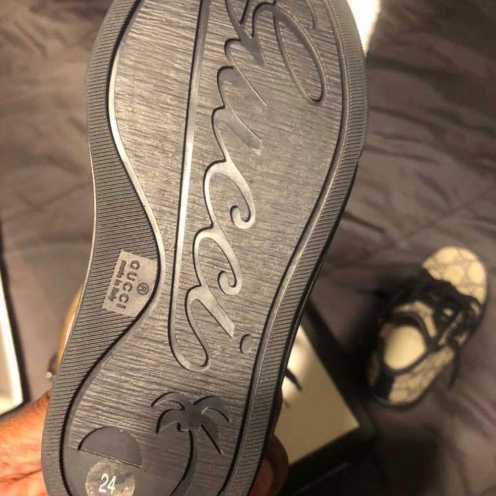 Kid Gucci shoe size 7 - Picture 2 of 4
